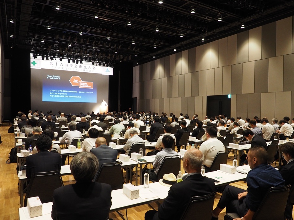 写真：来賓による工事安全講和